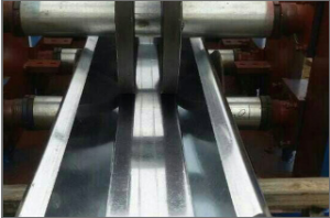 天溝成型機
